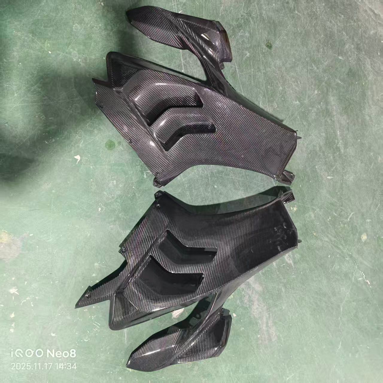 大侧板 D107 carbon fiber part