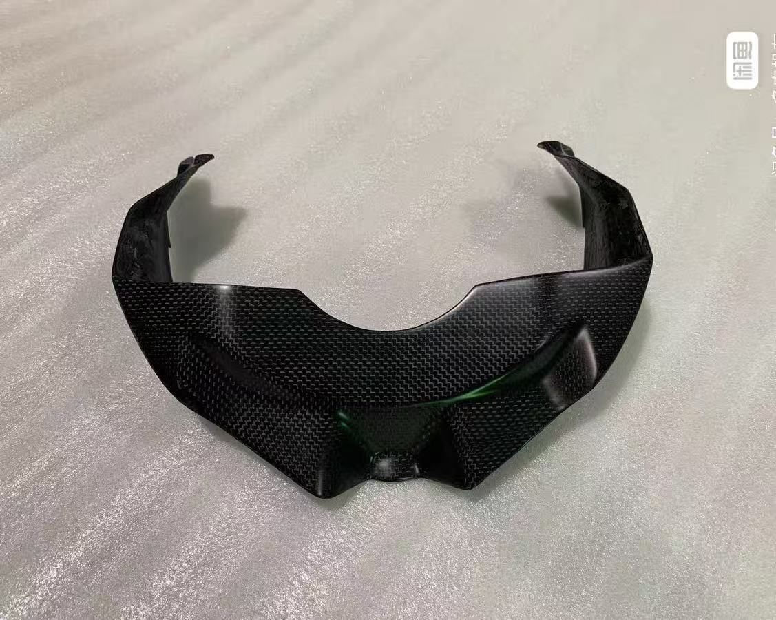 下唇 D96 carbon fiber part