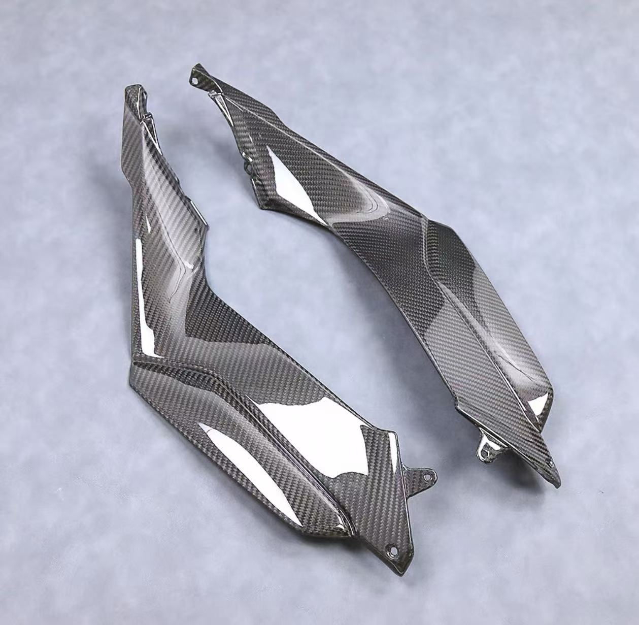 油箱侧板 H18 carbon fiber part