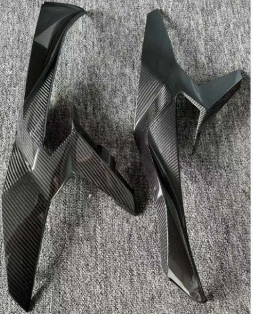 油箱侧板 K18 carbon fiber part