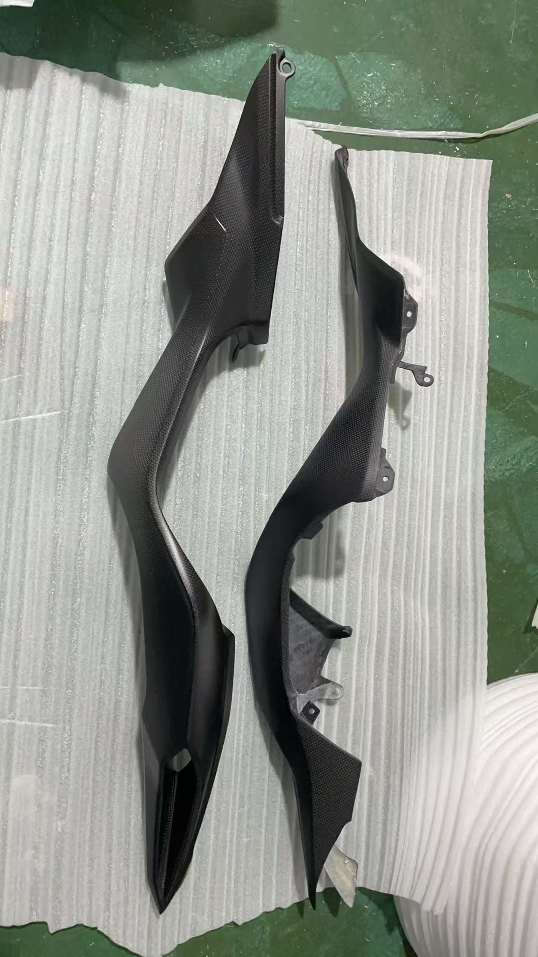 尾巴 MV15 carbon fiber part